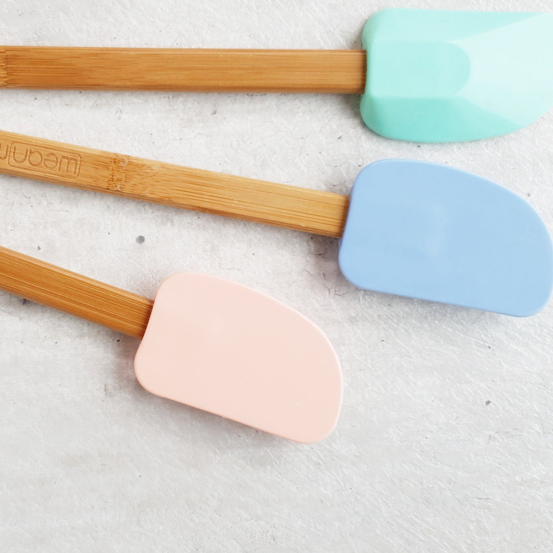 http://chotobaby.com/cdn/shop/products/makingbabyfood_spatula.jpg?v=1643231931